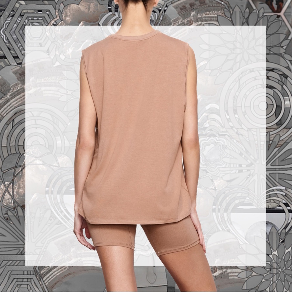 SKIMS Boyfriend Muscle Tank in Sienna size XS NWT! - Picture 4 of 5